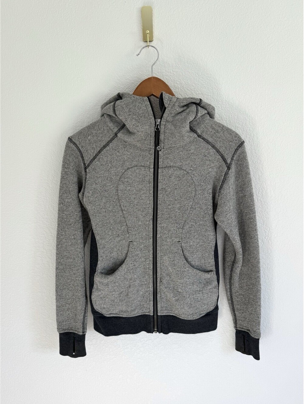 Womens Lululemon Size 2 On The Daily Grey Zip-Up Hoodie Thumb Holes Athleisure